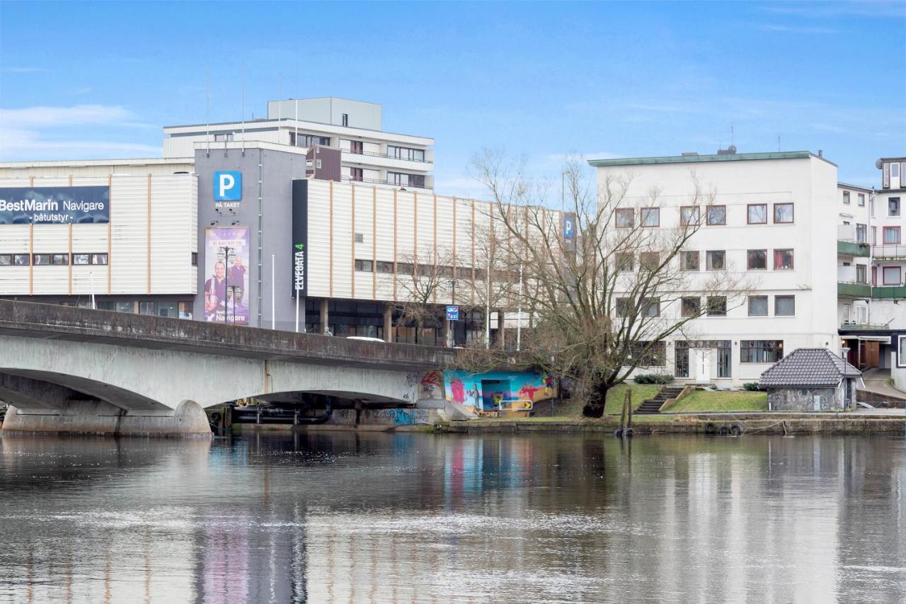 Lägenhet Stylish With Beautiful Views Of The River, Nearby