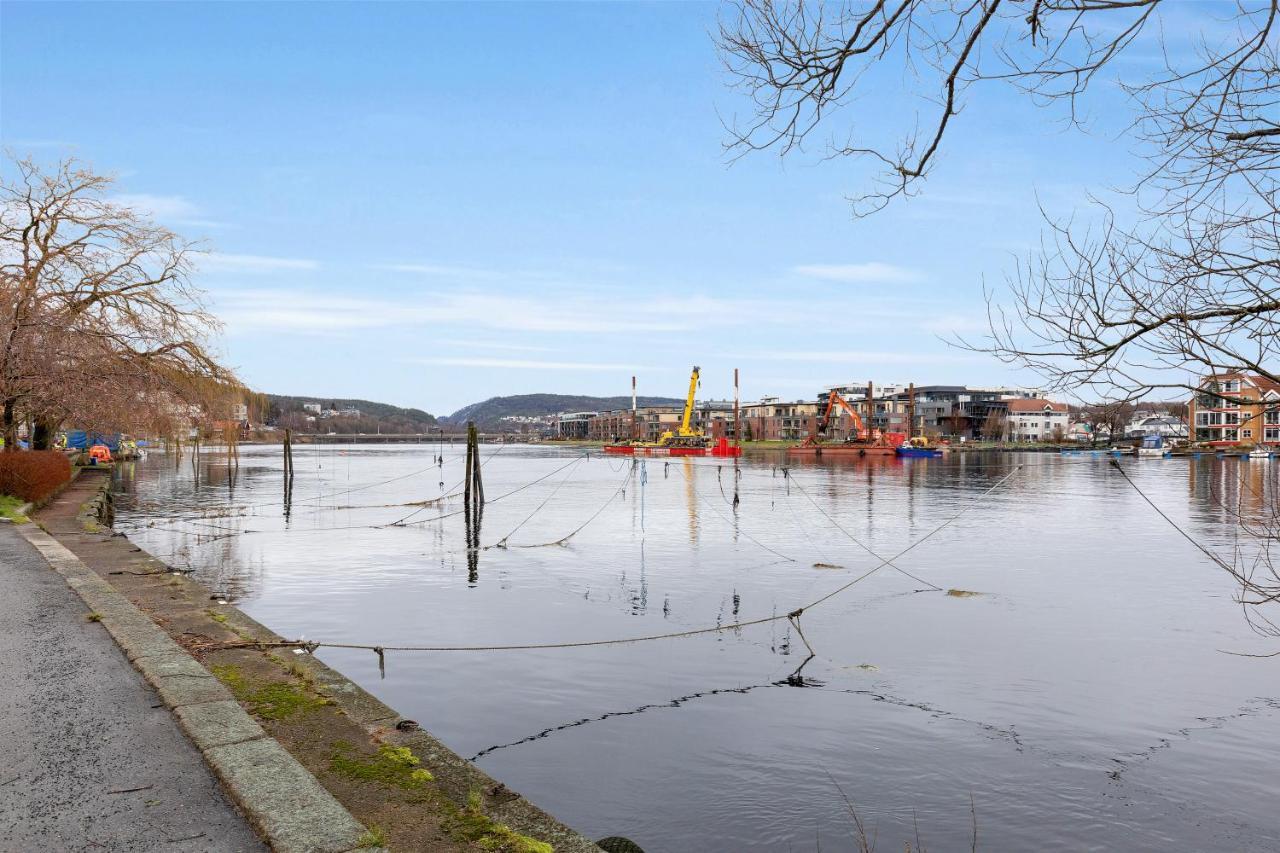 Stylish With Beautiful Views Of The River, Nearby Lägenhet *